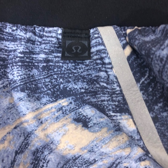 Lululemon Diffract Run Shorts *Lab - Picture 6 of 7